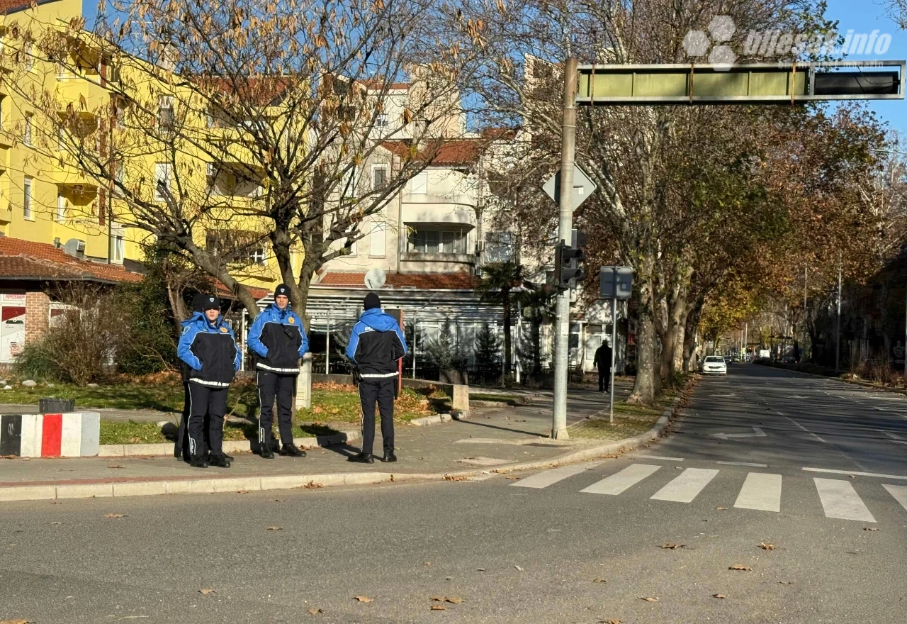 Mladi policajci na mostarskim ulicama