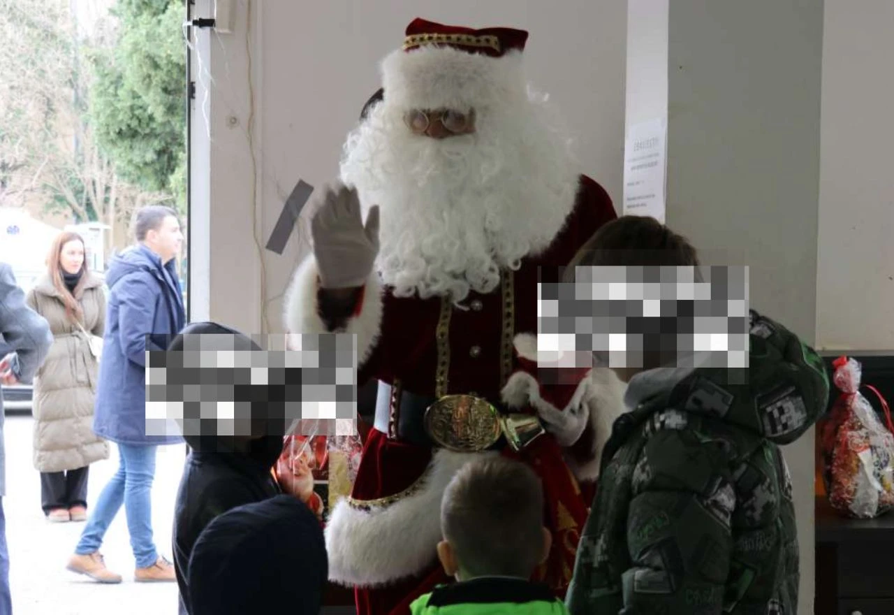 Adventsko druženje u Pučkoj kuhinji Mostar: Korisnici dobili pomoć i blagdanske darove