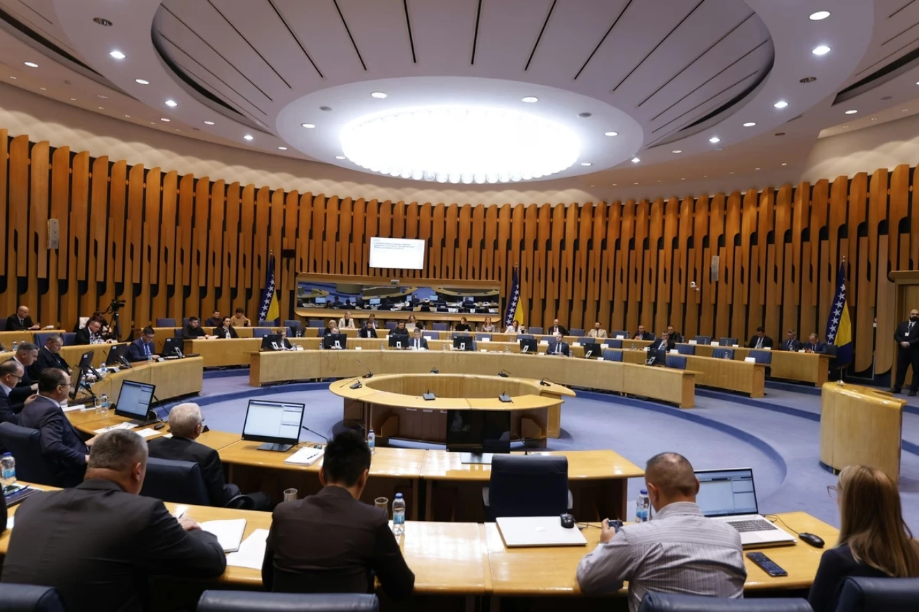 Prekinuta sjednica Doma naroda: Europski zakoni na čekanju, spor oko redoslijeda