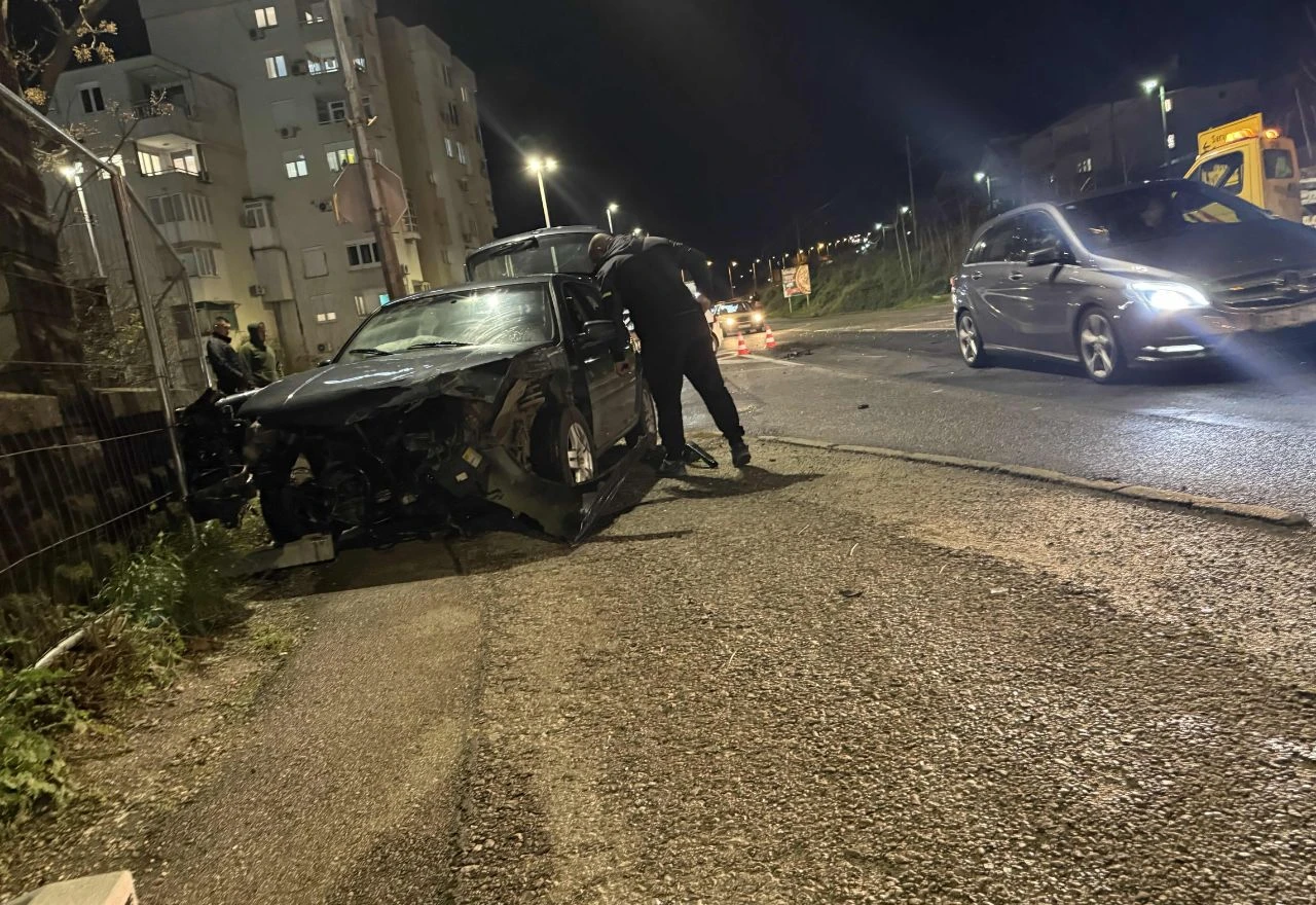 FOTO | Tri osobe ozlijeđene u prometnoj nesreći na Bišće Polju