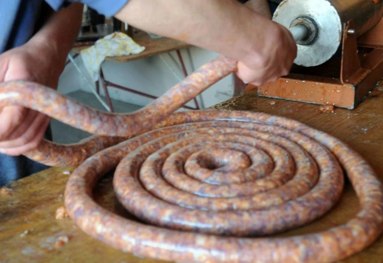 Rodbina i susjedi vam pomažu u polju ili svinjokolju? Morat ćete uplatiti doprinose ili slijedi kazna