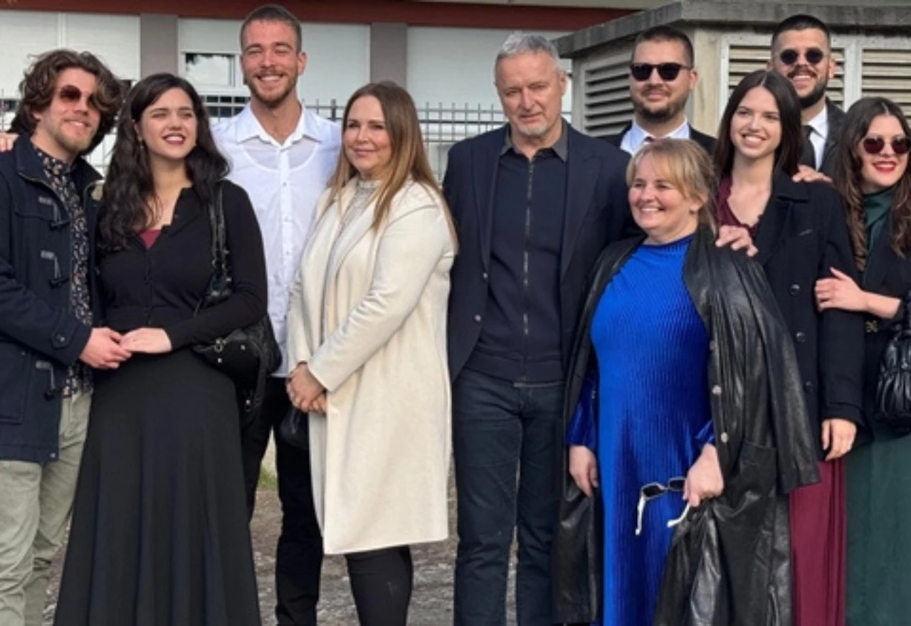 FOTO | Thompson i mladi Splićani pjesmom razveselili pacijente KBC-a Split