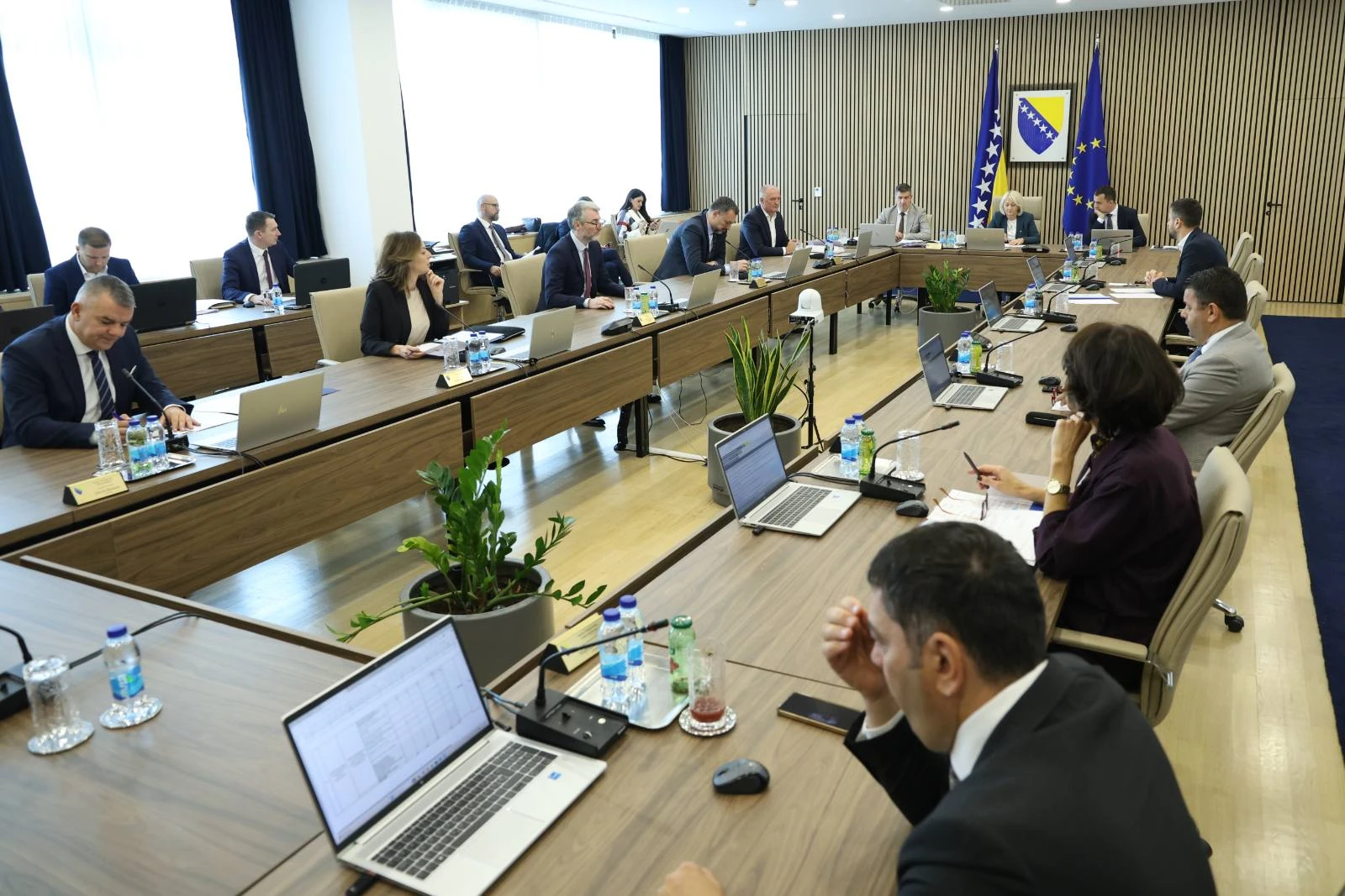 Vijeće ministara BiH razmatra suspenziju i smanjenje carinskih stopa kod uvoza određene robe