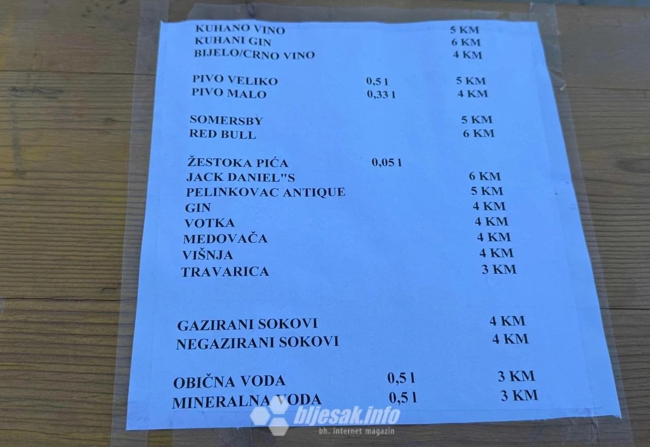 Postavljeni su šankovi za doček Nove godine