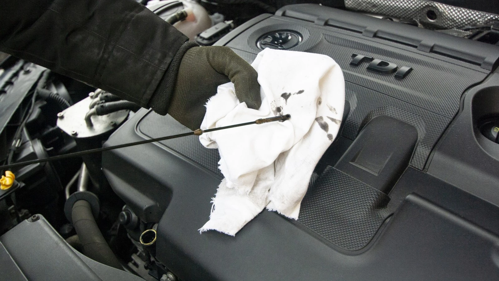 Najskuplji kvar na autu počinje tiho: Zašto motor propada iako redovito mijenjate ulje?