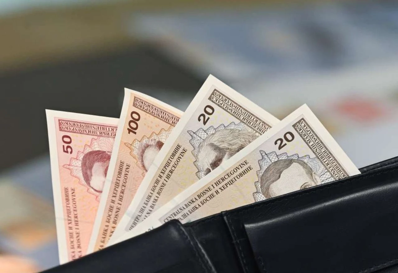Vlada Federacije BiH odredila minimalnu plaću za 2026. godinu: Nešto je viša nego lani