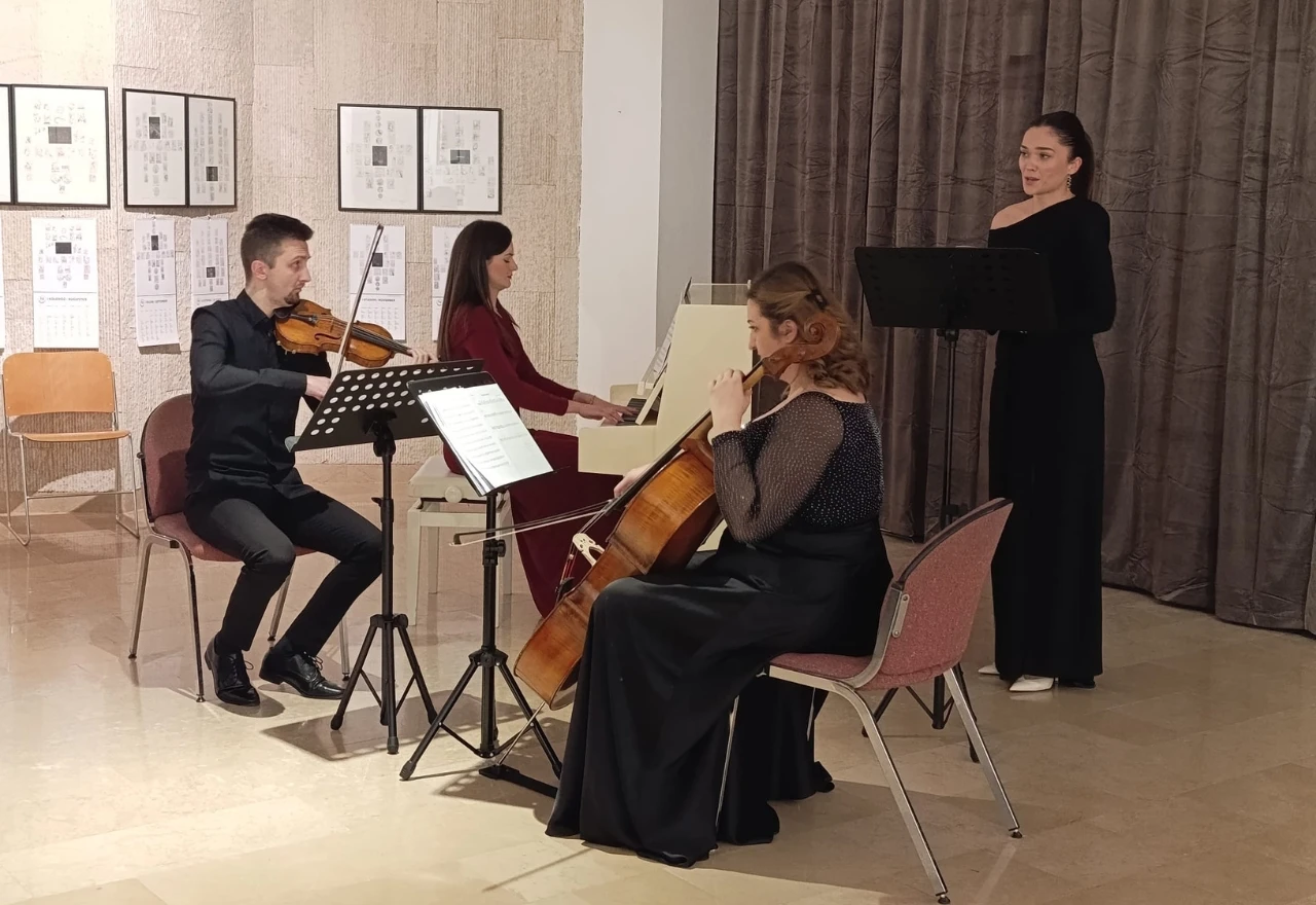 FOTO | Svečani božićni koncert HKD Napredak ispunio Franjevački muzej u Širokom Brijegu