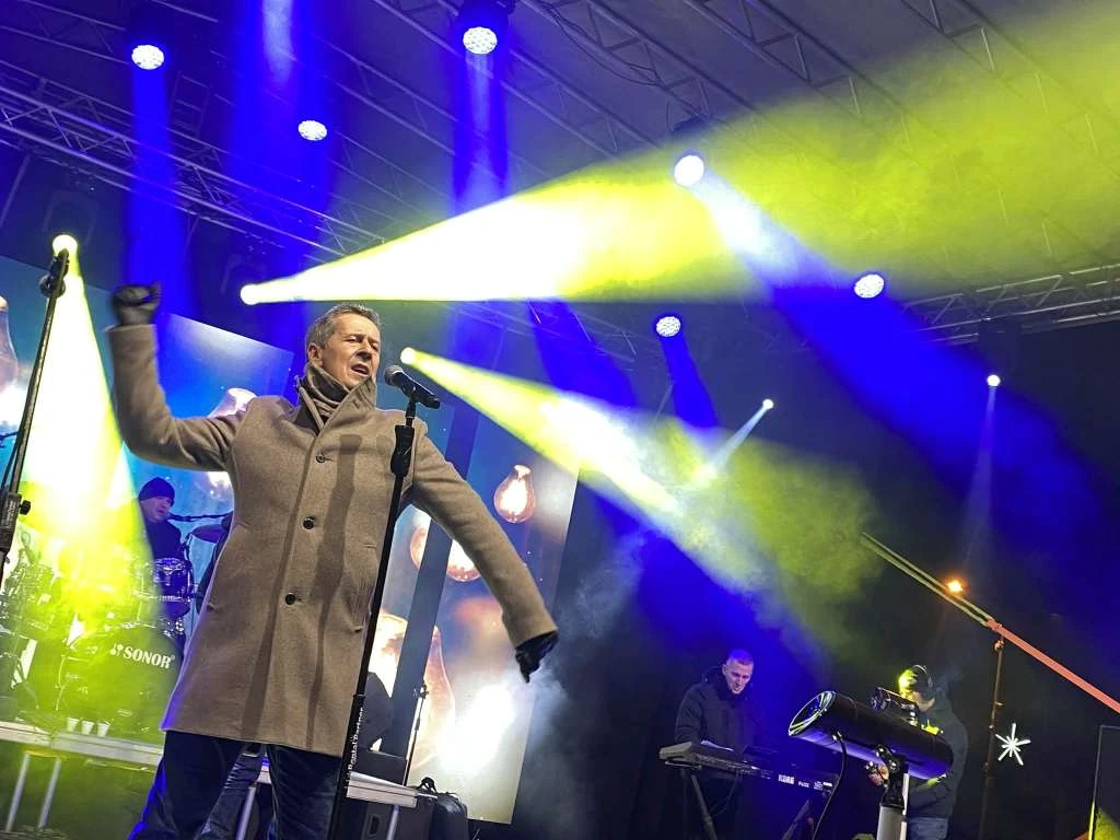 Kamberovića polje prepuno: Zenica uz Enesa Begovića dočekala Novu godinu