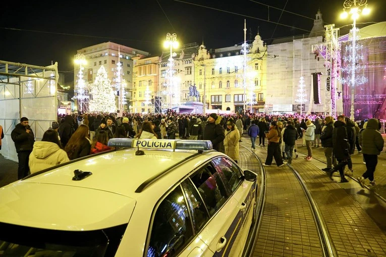 Doček u Zagrebu: Mladić završio u Savi, ne zna kako