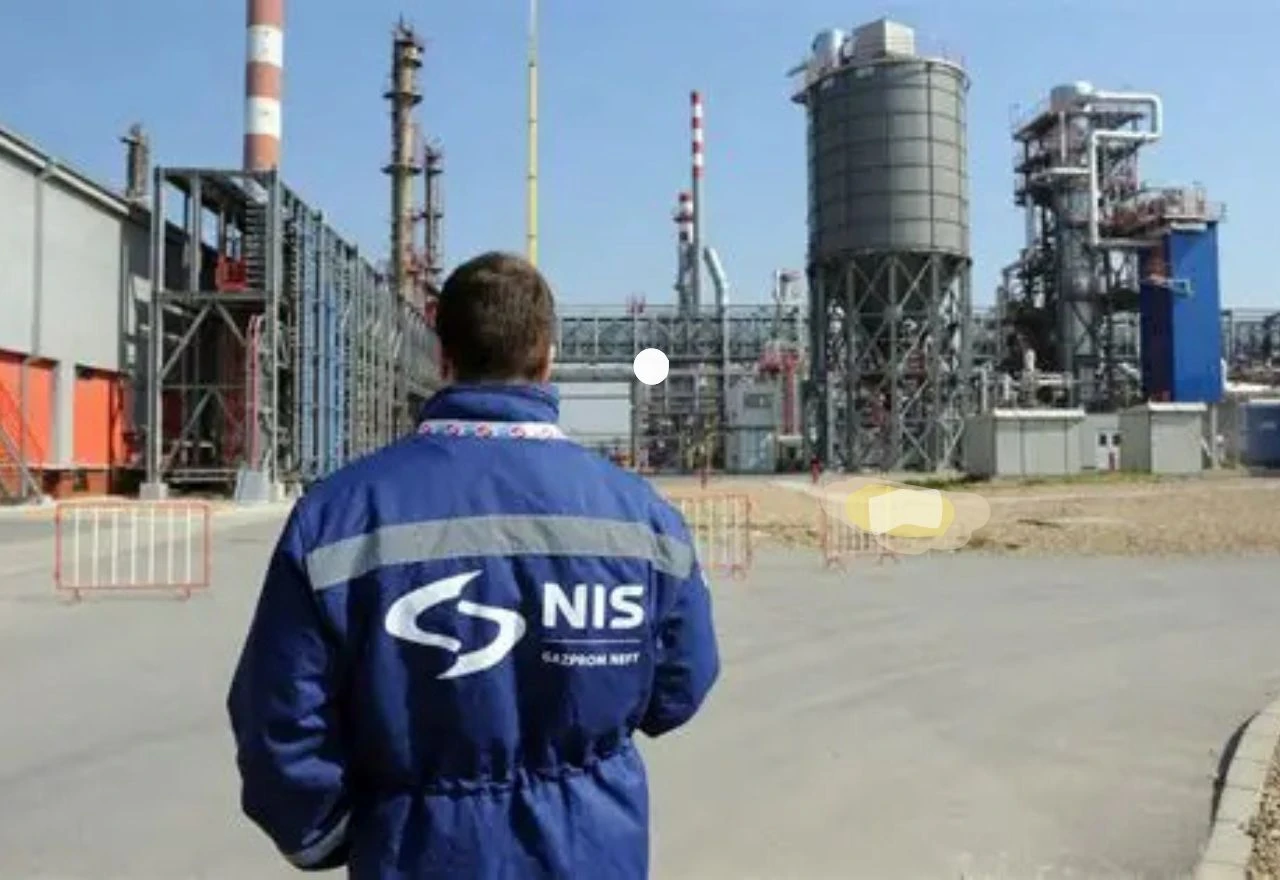Vučić nagovijestio tko će biti novi vlasnik Naftne industrije Srbije