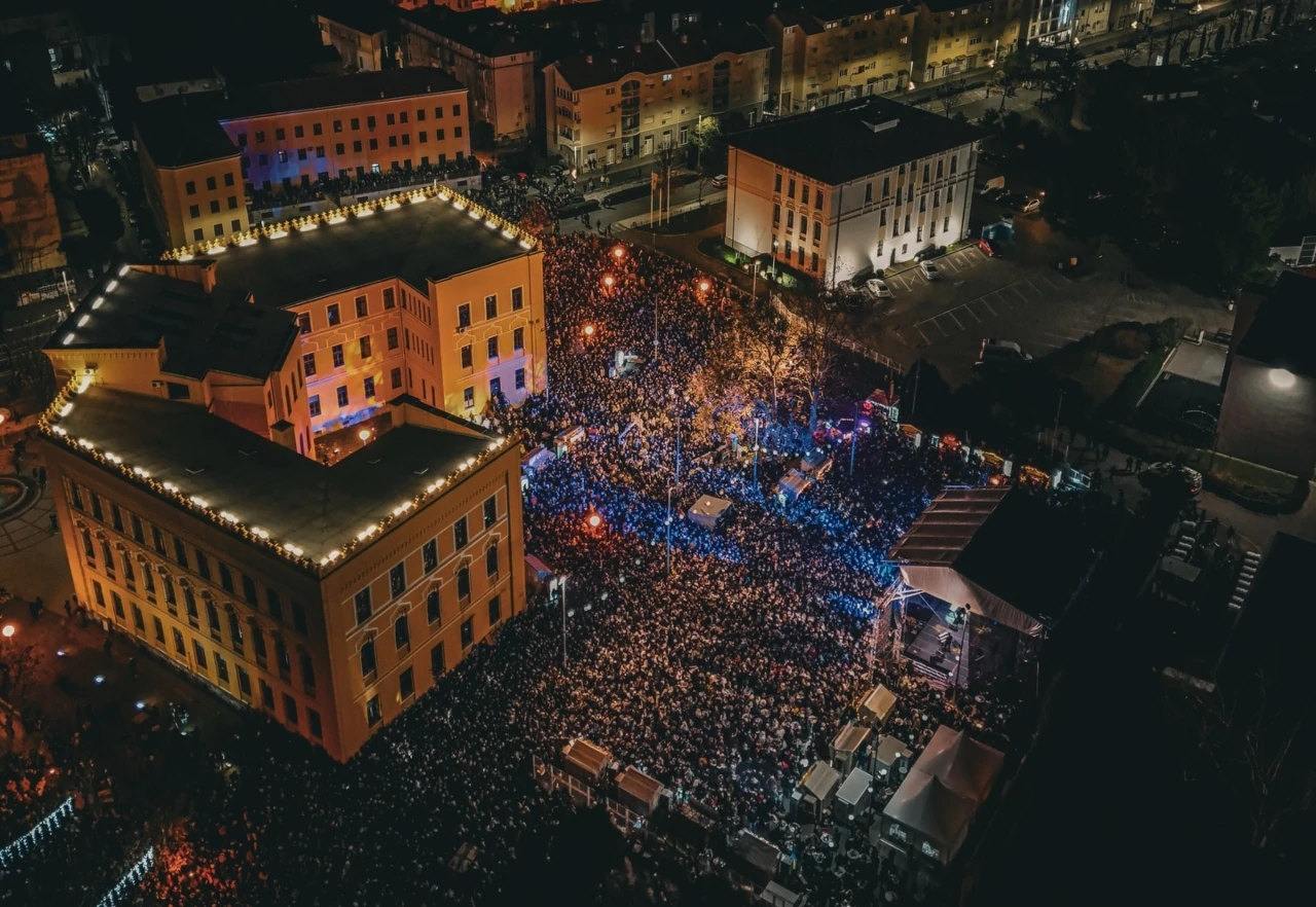 Na dočeku Nove godine u Mostaru između 30.000 i 40.000 ljudi
