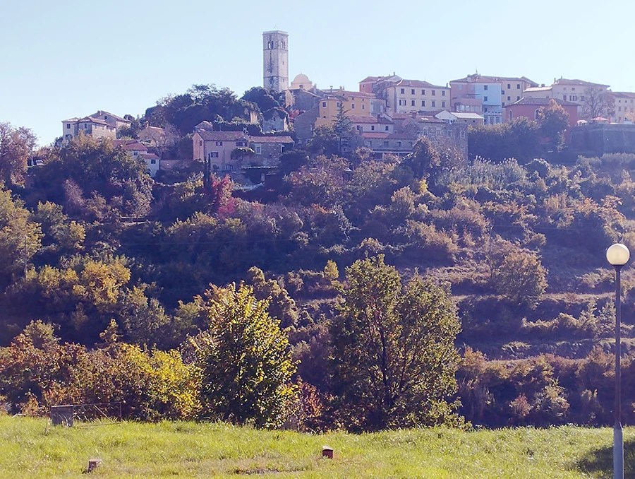 Oprtalj: Mletački lav s ljudskim licem, carstvo tartufa, Muzej „Parenzane“ i Istarske toplice