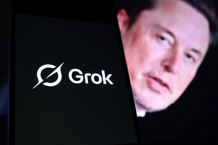 Grok preplavio X pornografskim slikama stvarnih žena