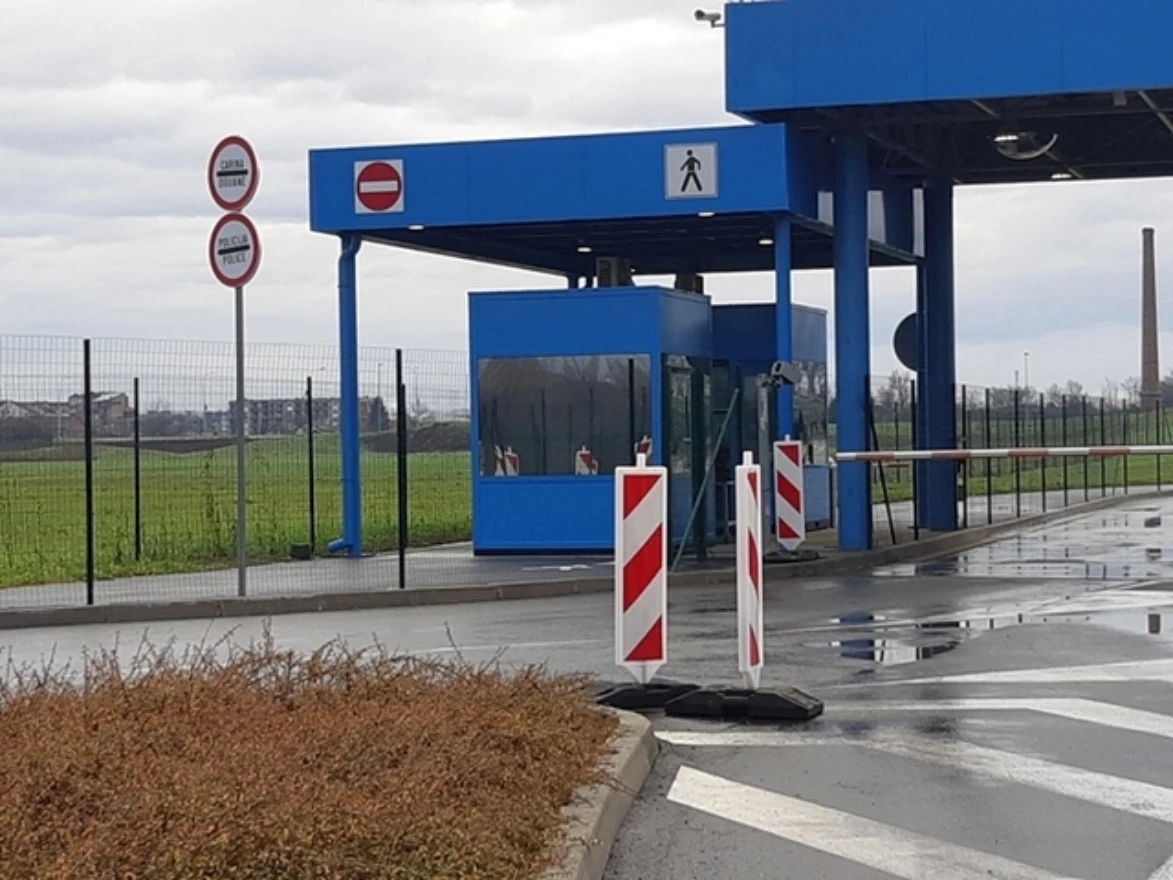 Udario ženu autom, a zatim pobjegao u BiH preko granice