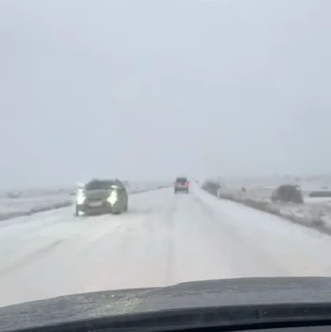 FOTO/VIDEO | Problemi i na Blidinju, automobili zapeli u snijegu