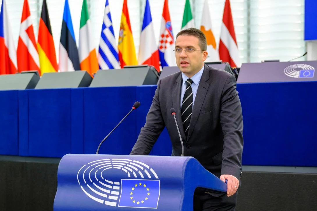 Hrvatski eurozastupnik upozorava: Ako se muslimani ne urazume, probudit će se s trećim entitetom