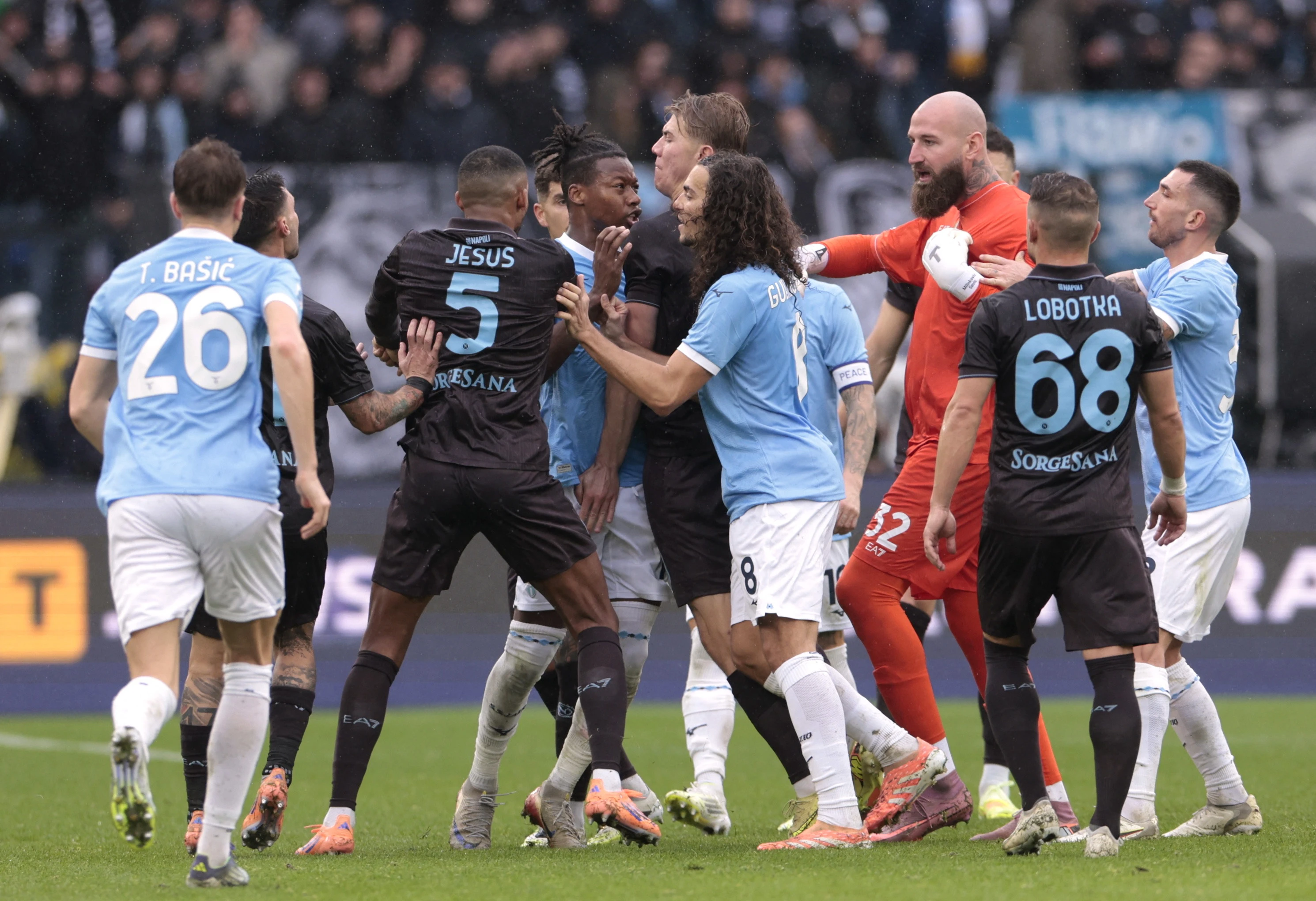 Tri crvena kartona u pobjedi Napolija, do pobjede u završnici stigla i Fiorentina