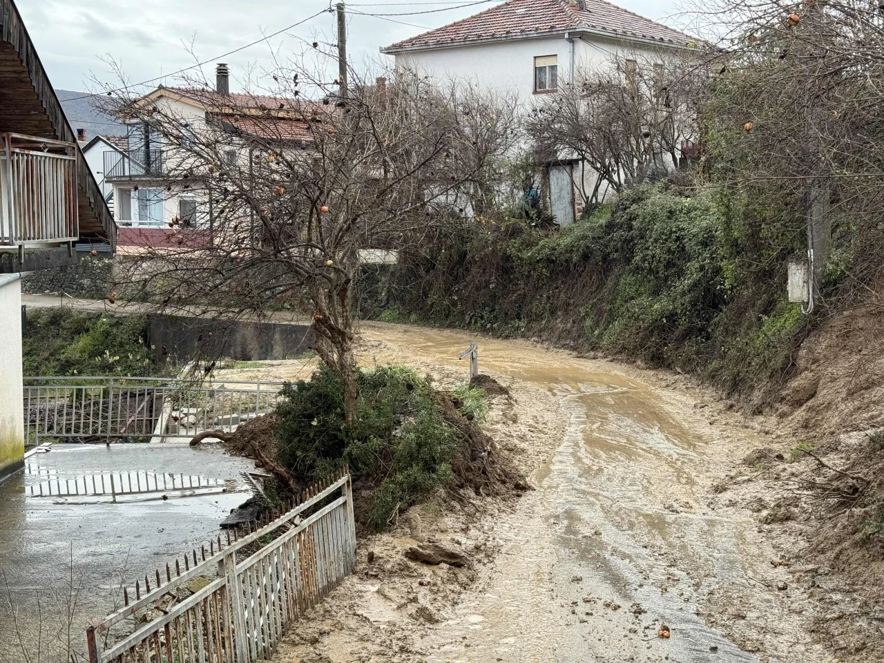 Klizište u mostarskom naselju Cim