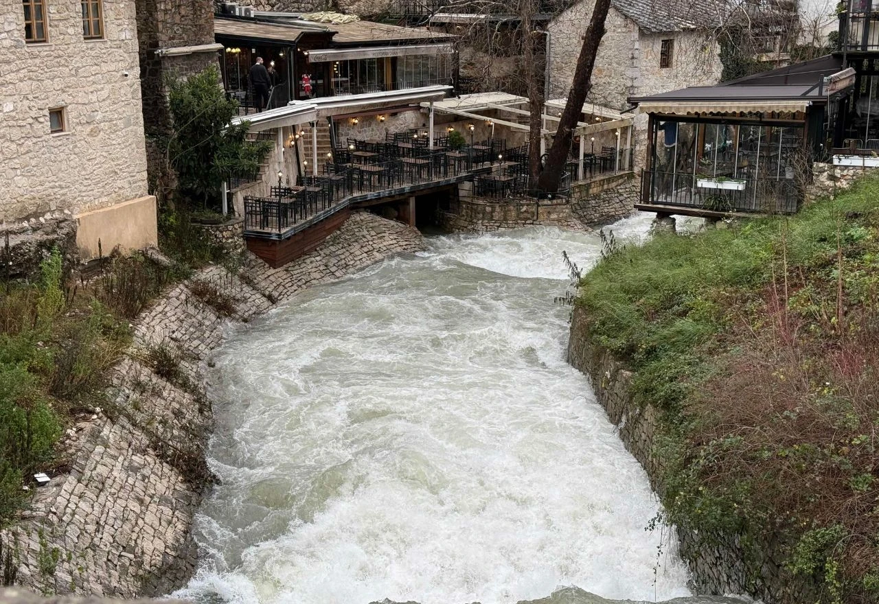 FOTO/VIDEO | Radobolja i Neretva prijete Starom gradu