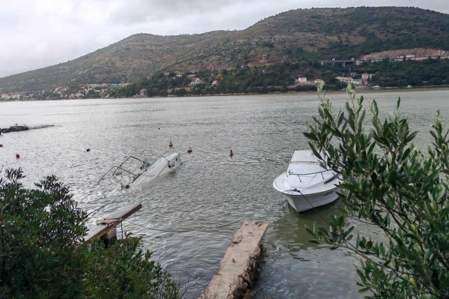 U Dubrovniku nevrijeme potopilo gliser