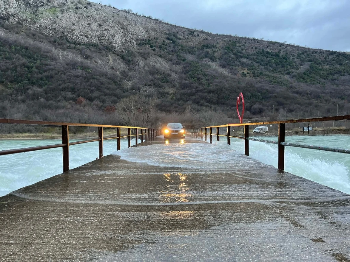 FOTO | Buna ispod današnjeg maksimuma, ali i dalje na vrlo visokoj razini