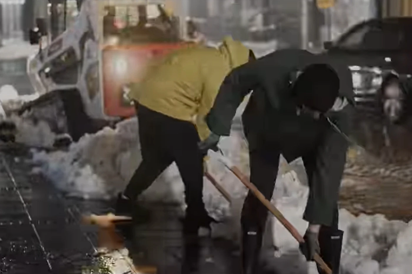 VIDEO | Jablaničani "razgrabili lopate" kako bi očistili grad