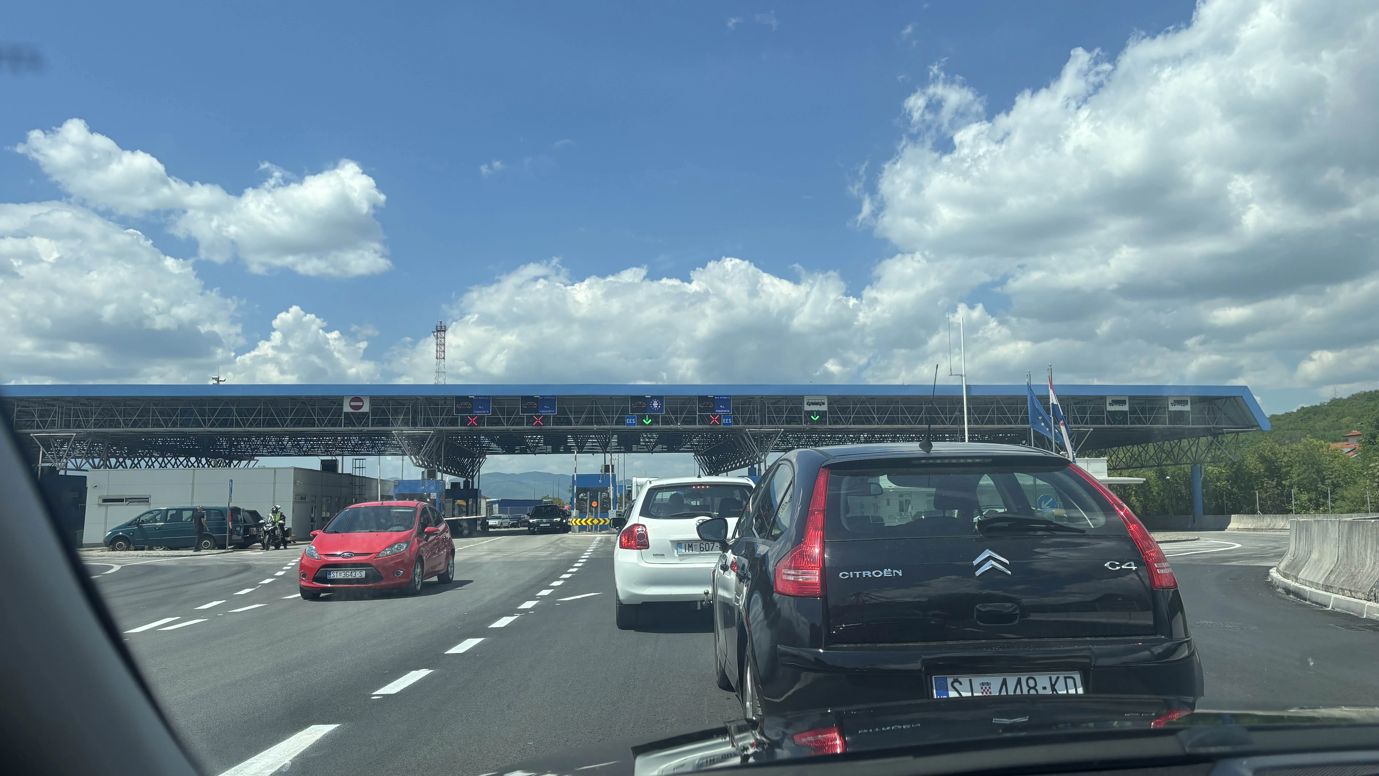 Crnogorac ukradenim autom prešao granicu: Uhićen u Drinovcima