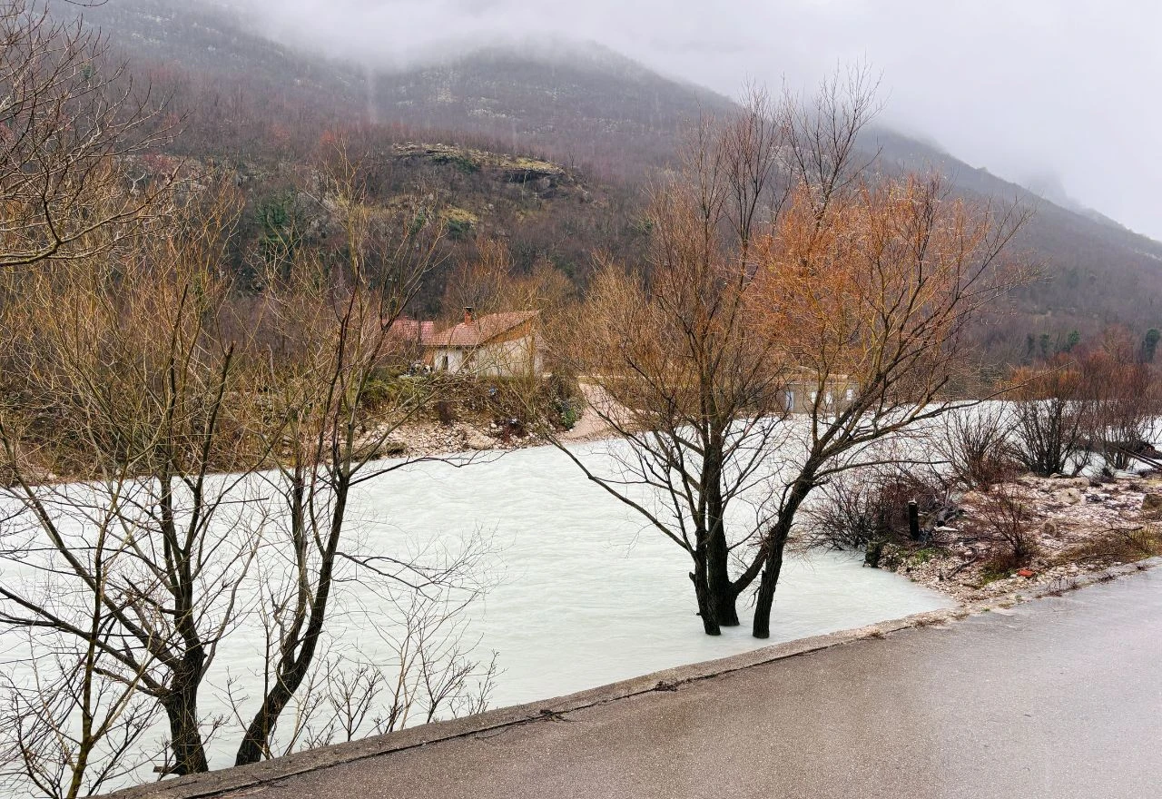 Oglasila se Vlada Federacije: Prijeti topljenje snijega i bujične poplave