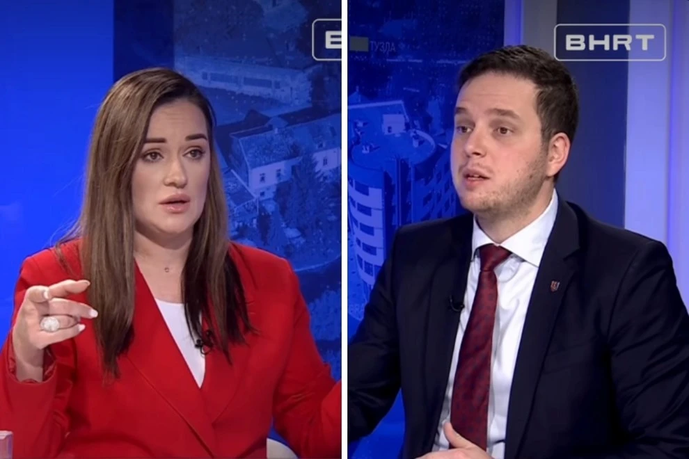 Novinarka upitala gdje je 1.000 zaposlenih, premijer odgovorio: "U uredima"
