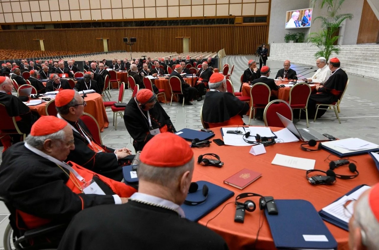 Sastanak s kardinalima: Papa traži reforme i privlačenje novih vjernika