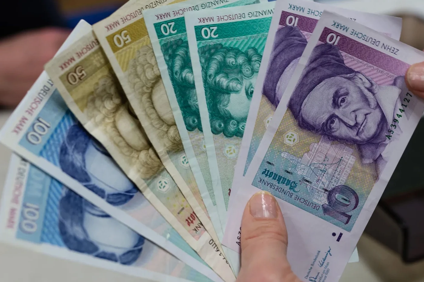 Milijarde njemačkih maraka nisu zamijenjene ni 24 godine od uvođenja eura