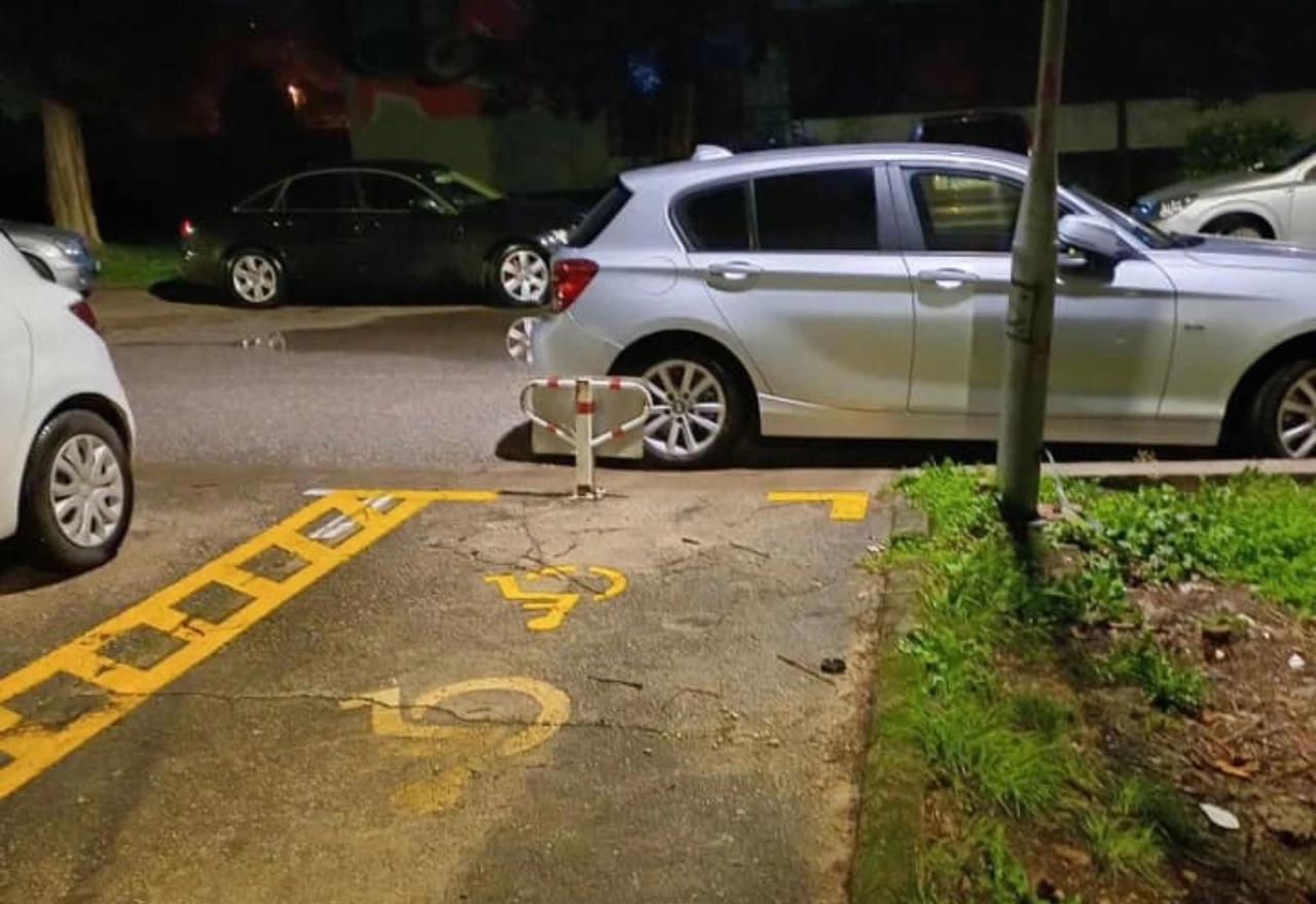 Kraj parking "papcima"? Maleni uređaj buši gume vozačima koji nelegalno parkiraju
