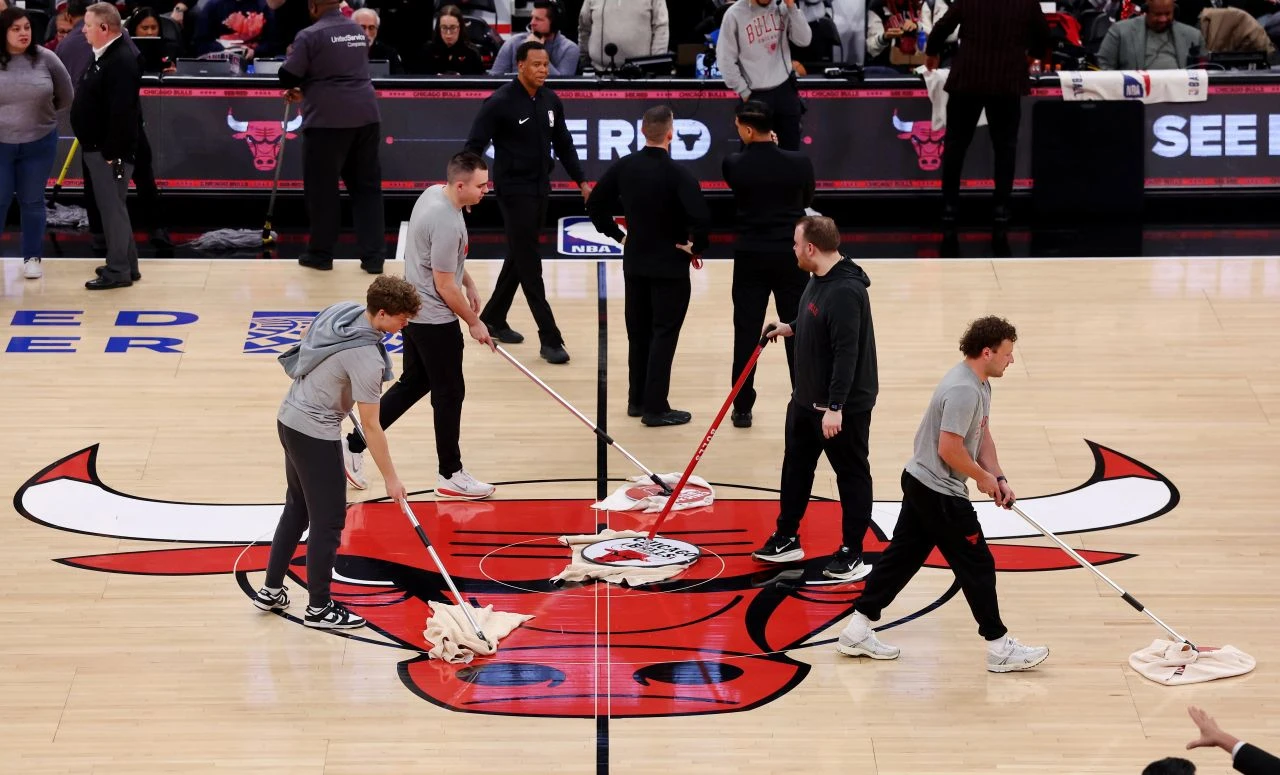 Utakmica između Chicago Bullsa i Miami Heata nije odigrana, na parketu bilo previše vlage