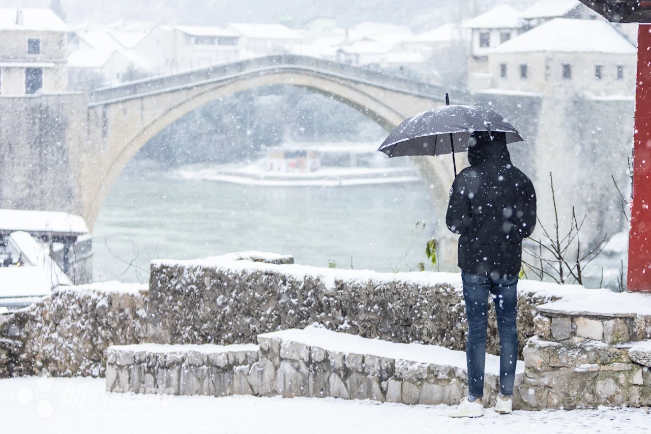 Pogled iz zraka na bijeli Mostar