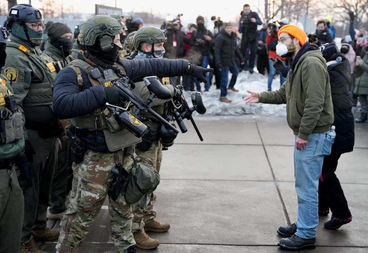 FOTO | Uz napetosti i prosvjede u Minnesoti, granični agent u Oregonu upucao dvije osobe