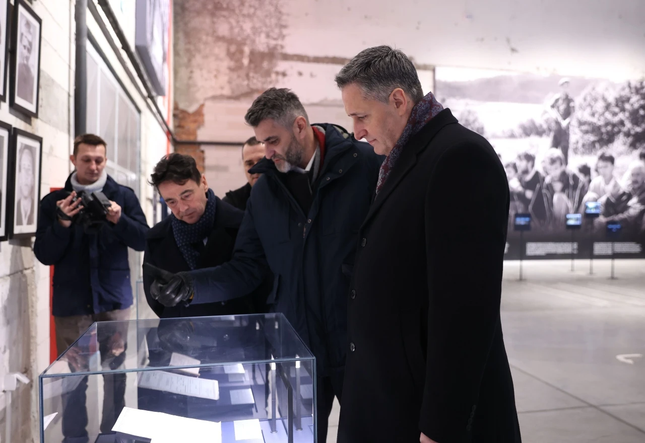 Bećirović od Danu RS: Crni datum koji opominje