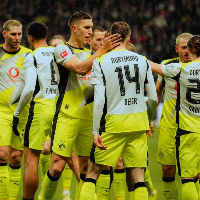 Borussia dvaput prokocala vodstvo pa spasila bod u 96. minuti