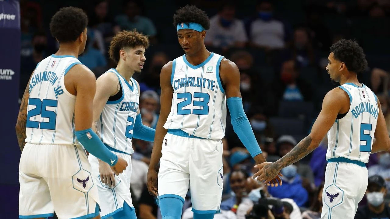 Hornetsi razbili Utah Jazz 55 razlike, Clippersi bolji od Pistonsa