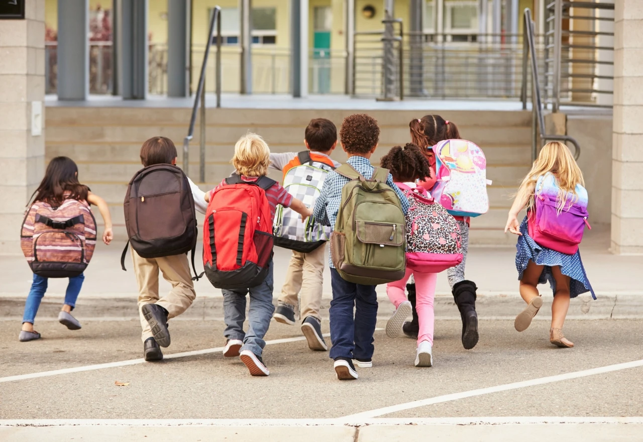 Počela nastava u školama po hrvatskom planu i programu