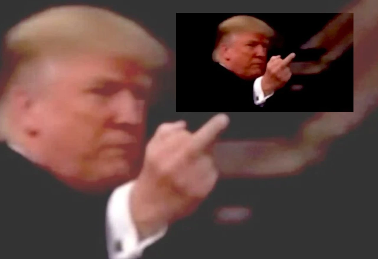 Trump na dovikivanje odgovorio srednjim prstom