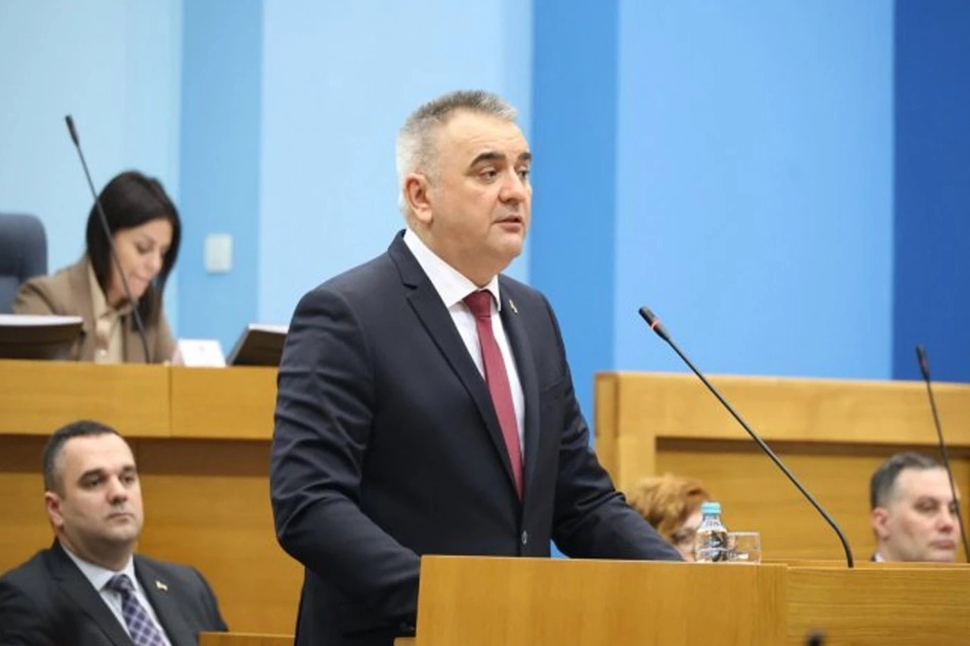 Narodna skupština satima bira novu Vladu RS, mandatar govori o "samouništenju"