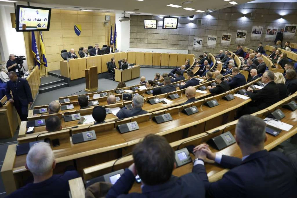 Pred zastupnicima prijedlog proračuna FBiH težak gotovo 8,9 milijardi KM