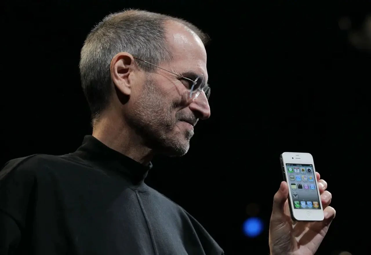 iPhone 4 zaludio mlade: Evo zašto mladi masovno kupuju mobitel star 15 godina