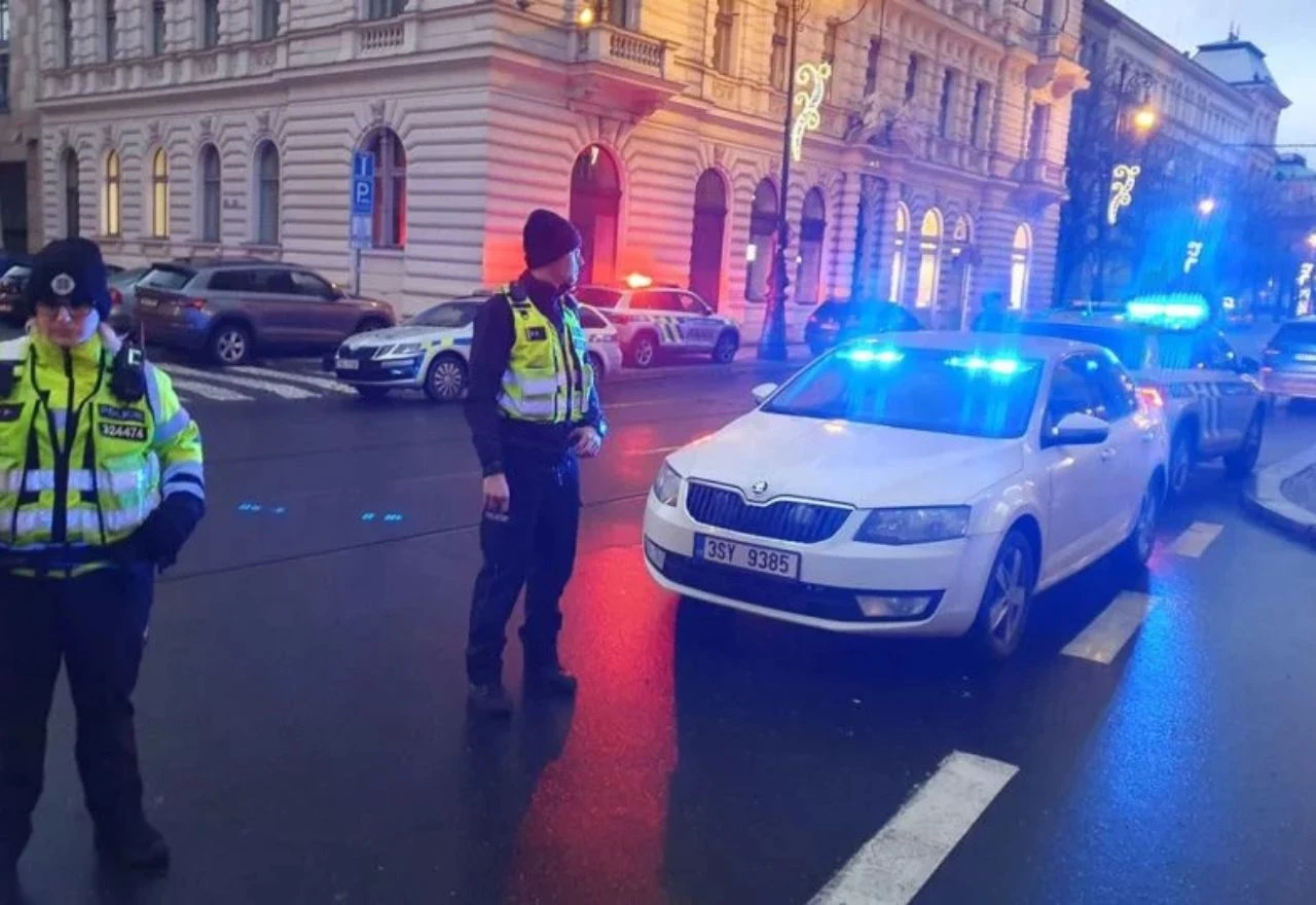 Dvije osobe poginule u pucnjavi u gradskoj vijećnici