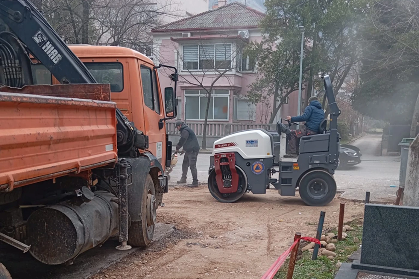Komunalno krpi mostarske rupe: Danas na redu prometnica kod Liska parka