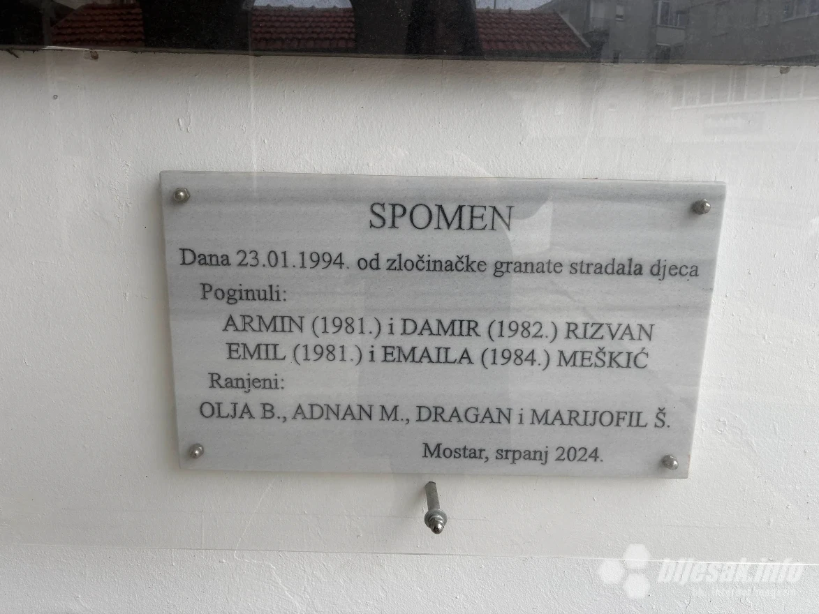 Braća Armin i Damir Rizvan, brat i sestra Emil i Emaila Meškić imali su od 10 do 13 godina.