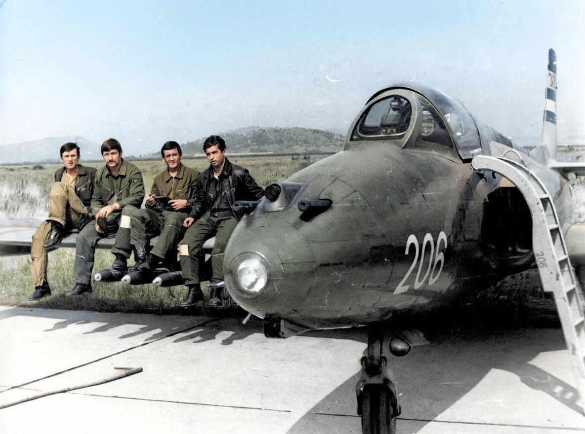 Kad pilot ne može letjeti: Dva i pol sata godišnje i odlazak u mirovinu