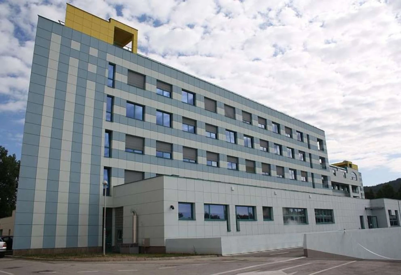 UKC Tuzla o navijačkom sukobu: Jedna osoba na intenzivnoj njezi zbog višestrukih kontuzija tijela