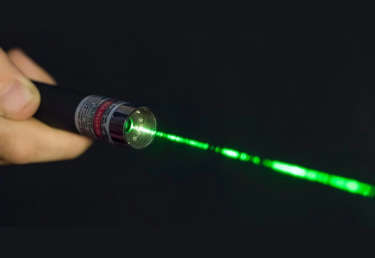 Dvoje djece u tjedan dana trajno izgubilo vid zbog igre s laserima