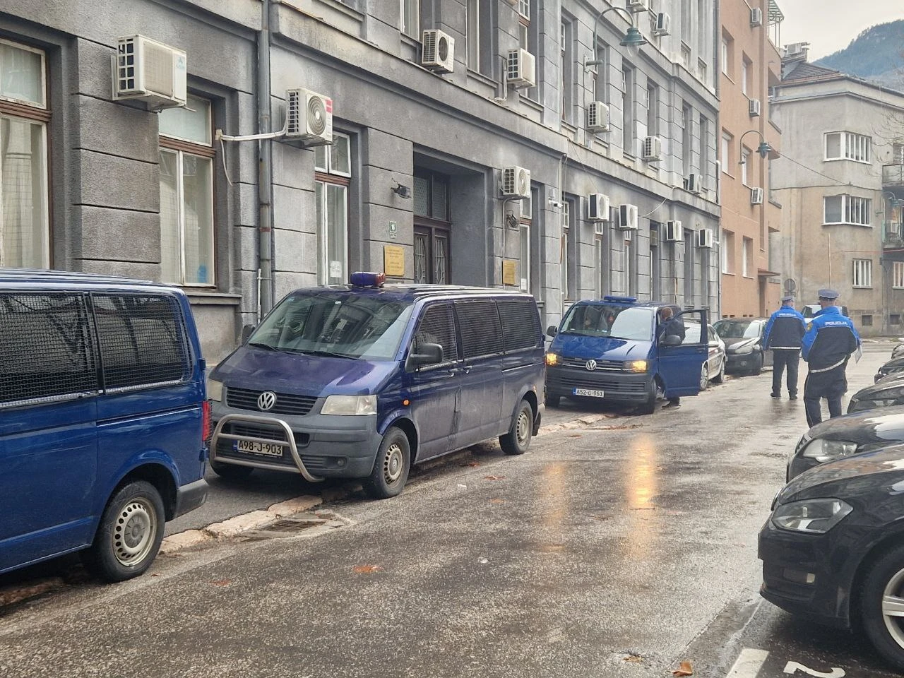 Mito pri vozačkim ispitima: Policija pretresa na 15 lokacija, pod istragom i pomoćnik ministra